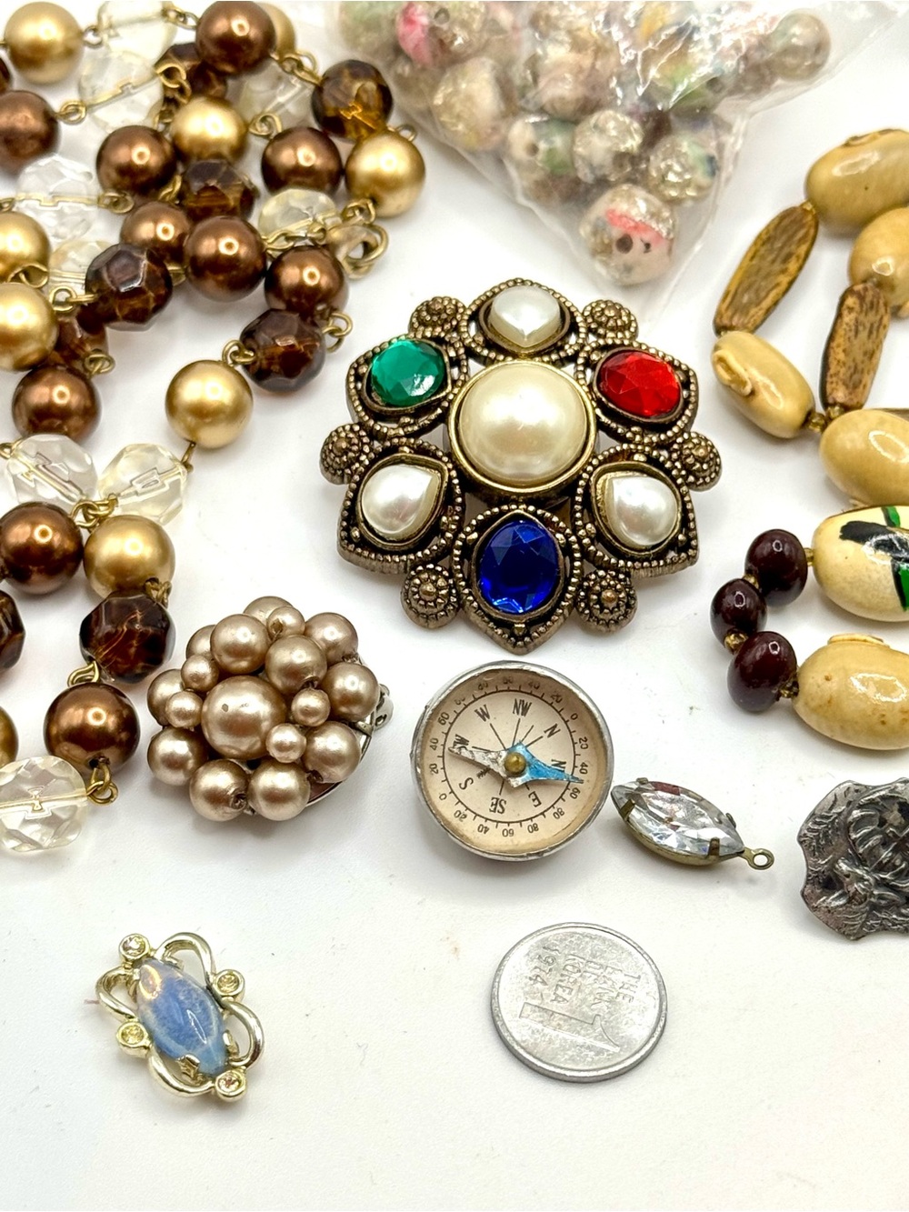 Vintage Gold-Tone Floral Brooch with Red, Green & Blue Stones Lot 50